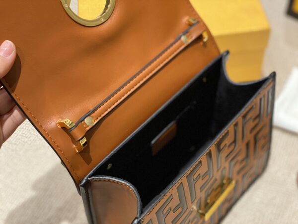FENDI FF LOGO BOTTOM BROWN BAG 22CM - Image 7