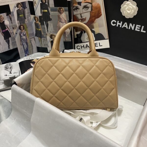 CHANEL TIMELESS CC QUILTED CAVIAR BOWLER BAG BEIGE 25CM - Image 8