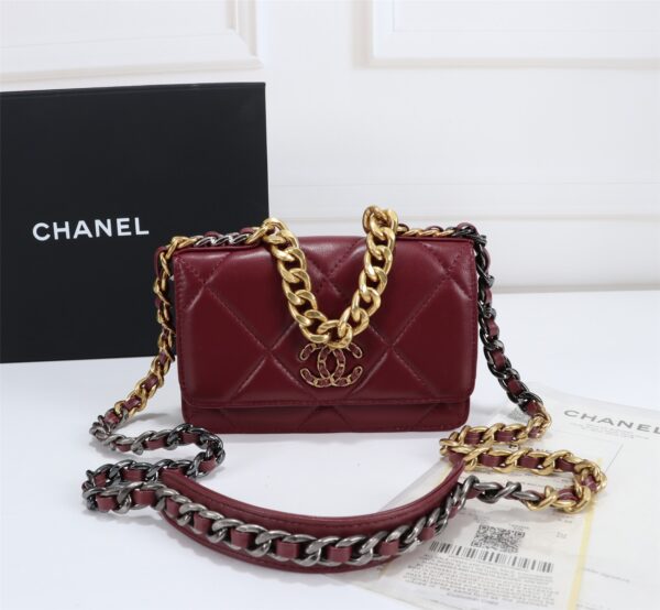 CHANEL 19 CROSSBODY BAG DARK RED AP0957 - Image 2
