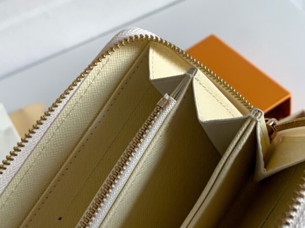 LOUIS VUITTON DAMIER AZUR WALLET N41660 - Image 2
