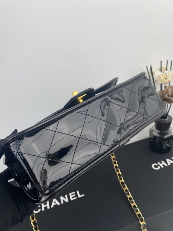 CHANEL TOP HANDLE MEDIUM FLAP LEATHER SHINY BLACK - Image 8