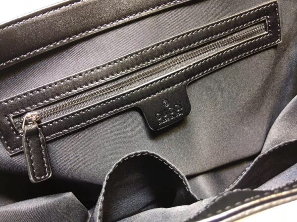 GUCCI GG SUPREME MESSENGER BAG BLACK 33CM - Image 8