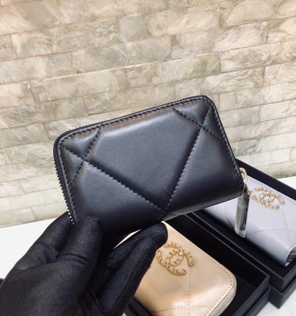 CHANEL 19 CARD HOLDER WITH ZIPPER LEATHER BLACK WALLET - Image 6