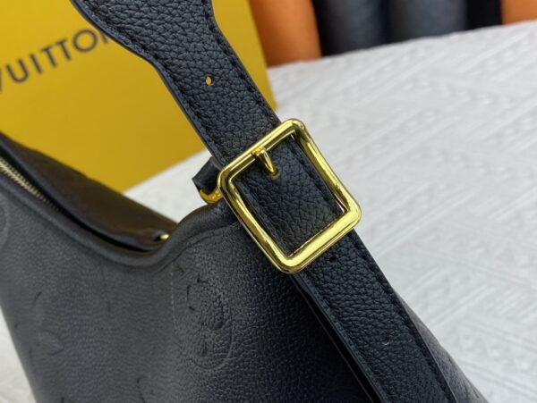 LOUIS VUITTON CARRYALL PM BLACK 39CM M46288 - Image 10