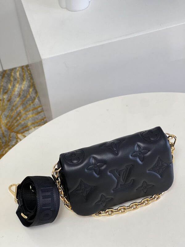 LOUIS VUITTON WALLET ON STRAP BUBBLEGRAM BLACK M81398 - Image 2
