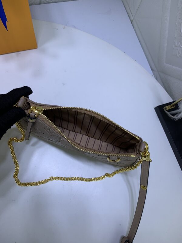 LOUIS VUITTON EASY POUCH ON STRAP TOURTERELLE BEIGE 19CM M81862 - Image 7