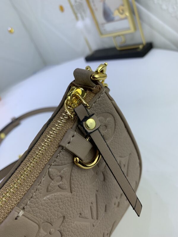 LOUIS VUITTON EASY POUCH ON STRAP TOURTERELLE BEIGE 19CM M81862 - Image 3