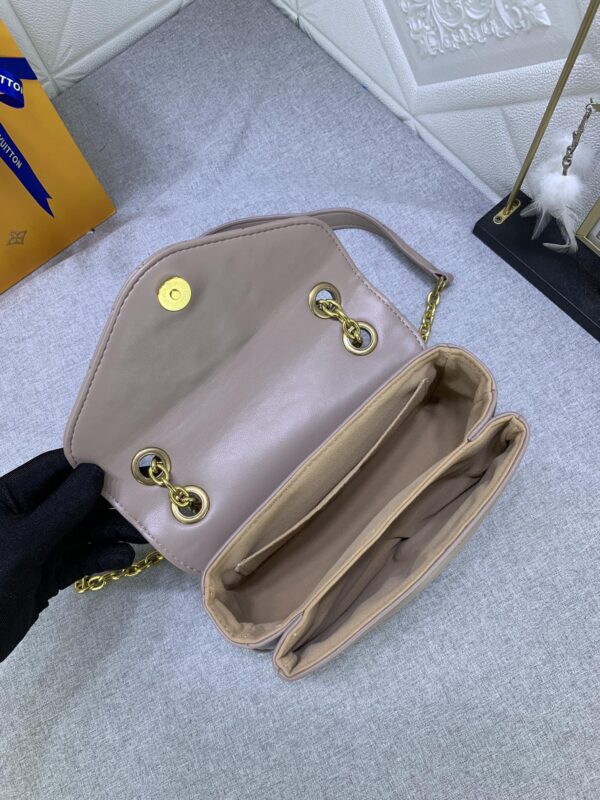 LOUIS VUITTON NEW WAVE CHAIN BAG TAUPE FONCÉ BROWN 21CM M20838 - Image 7