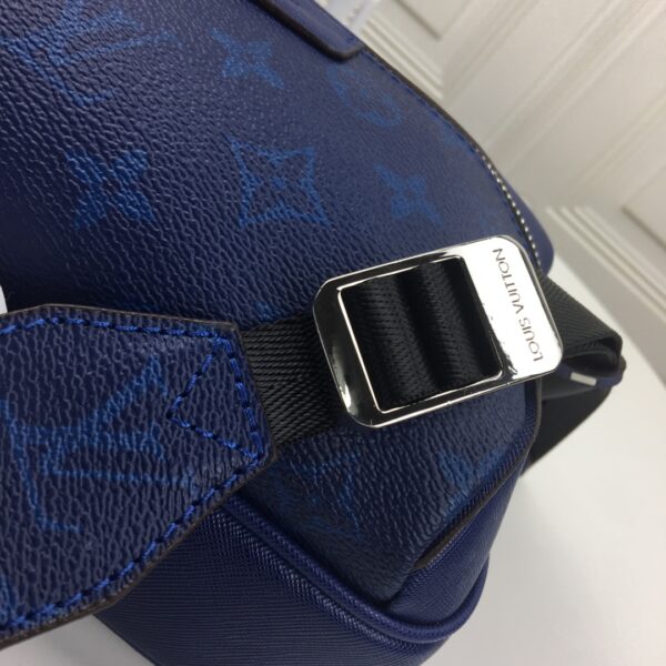 LOUIS VUITTON OUTDOOR MESSENGER NAVY BLUE 29CM M30242 - Image 4