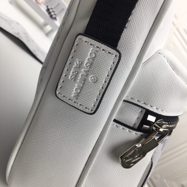 LOUIS VUITTON OUTDOOR MESSENGER SLIVER 29CM M30243 - Image 6