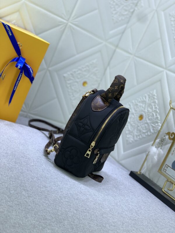 LOUIS VUITTON PALM SPRINGS MINI BLACK M21060 - Image 8
