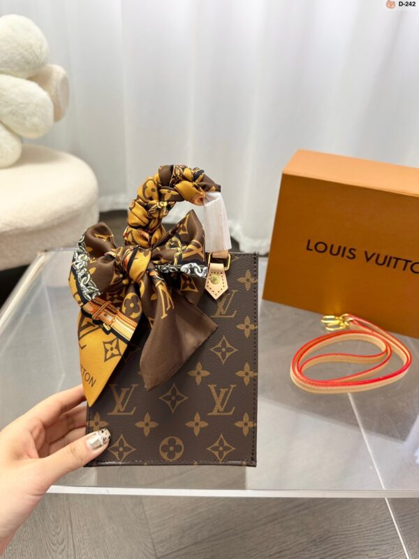 LOUIS VUITTON PETIT SAC PLAT 18CM M69442 - Image 5