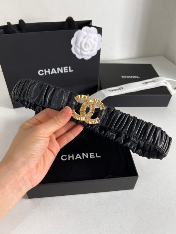 CHANEL WOMEN'S BELT WITH ELASTIC ENCRUSTED GOLD 30MM - Image 4