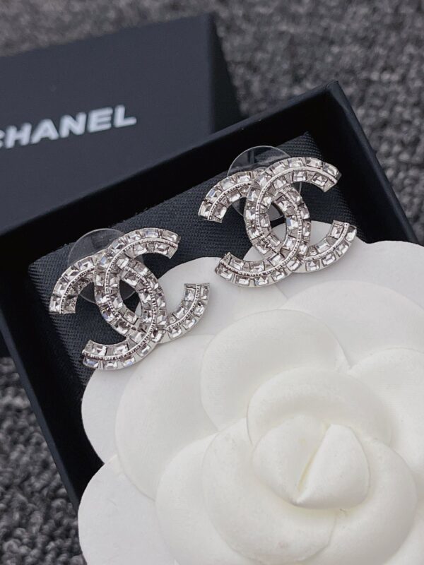 CHANEL CC EARRINGS - Image 9
