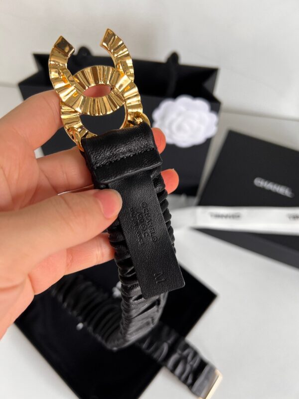 CHANEL WOMEN'S BELT WITH ELASTIC ENCRUSTED GOLD 30MM - Image 5