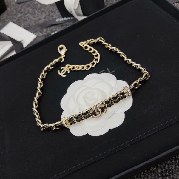 CHANEL NECKLACE - Image 4