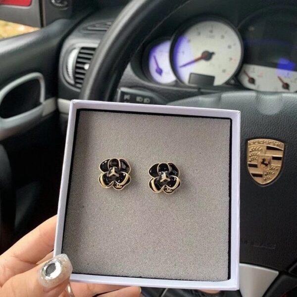 CHANEL FLOWER EARRINGS - Image 7