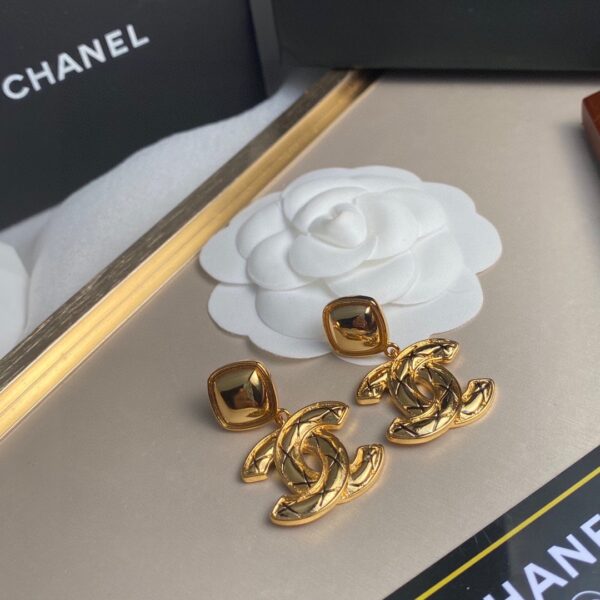CHANEL CC EARRINGS - Image 5