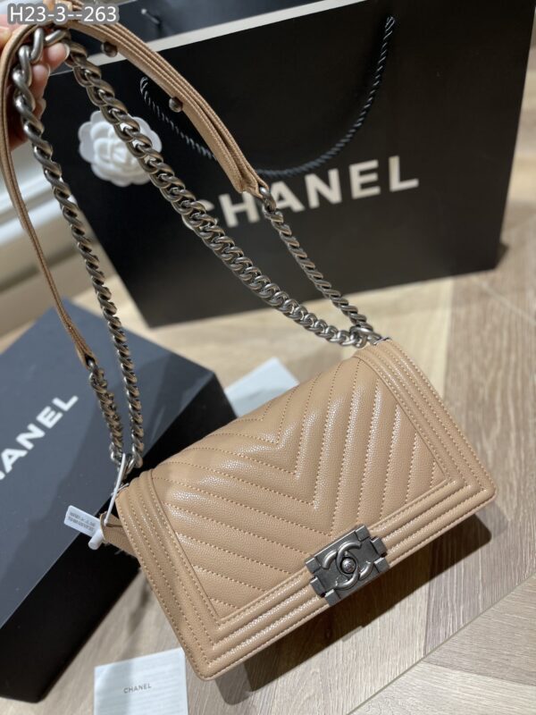 CHANEL BOY CAVIAR CHEVRON QUILTED FLAP BAG BEIGE 25CM - Image 2