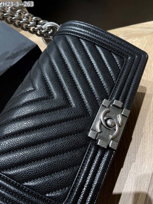 CHANEL BOY CAVIAR CHEVRON QUILTED FLAP BAG BLACK 25CM - Image 3
