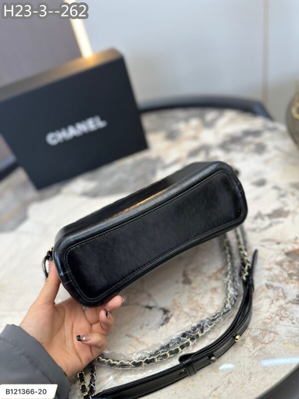 CHANEL GABRIELLE HOBO BAG DIAMOND GABRIELLE BLACK 25CM - Image 5