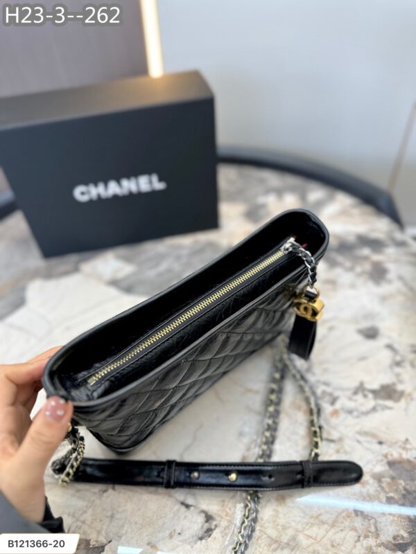 CHANEL GABRIELLE HOBO BAG DIAMOND GABRIELLE BLACK 20CM - Image 6