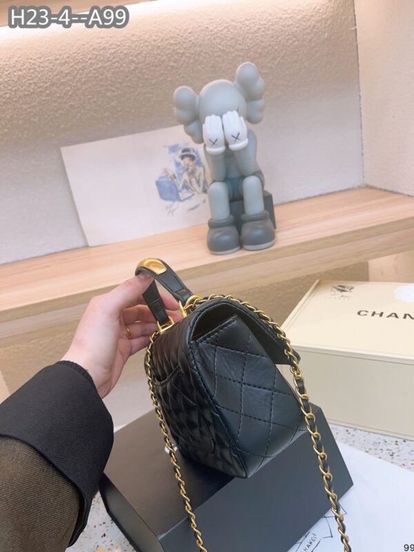 CHANEL 22B FLAP BAG WITH GOLD HARDWARE TOP HANDLE BLACK 21CM AS2431 - Image 6