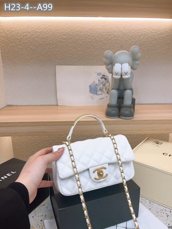 CHANEL 22B FLAP BAG WITH GOLD HARDWARE TOP HANDLE WHITE 21CM AS2431 - Image 2
