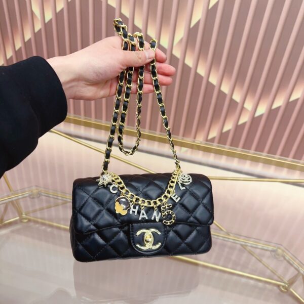 CHANEL CLASSIC CHARM BLACK 22CM - Image 8