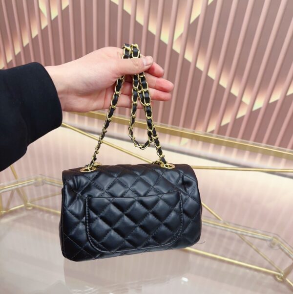 CHANEL CLASSIC CHARM BLACK 22CM - Image 2