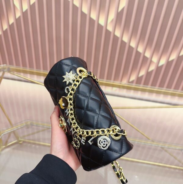 CHANEL CLASSIC CHARM BLACK 22CM - Image 3