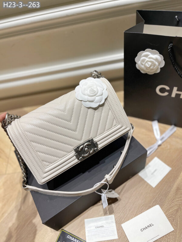 CHANEL BOY CAVIAR CHEVRON QUILTED FLAP BAG WHITE 25CM - Image 2