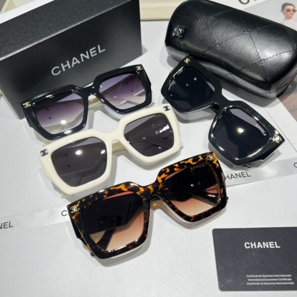 CHANEL VINTAGE BLACK WHITE SUNGLASSES - Image 2