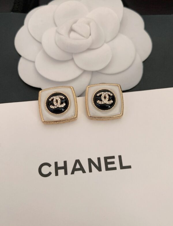 CHANEL STUD EARRINGS BLACK - Image 4