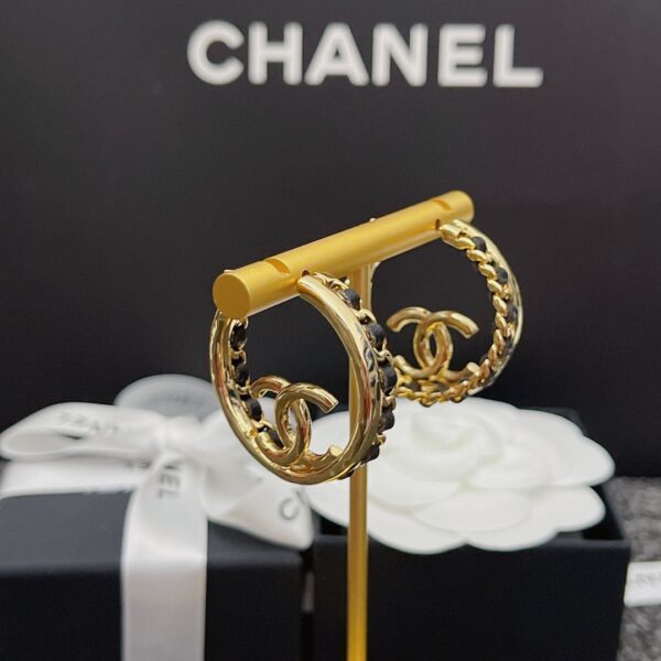 CHANEL GOLD TONED METAL WITH CC LOGO - Image 6