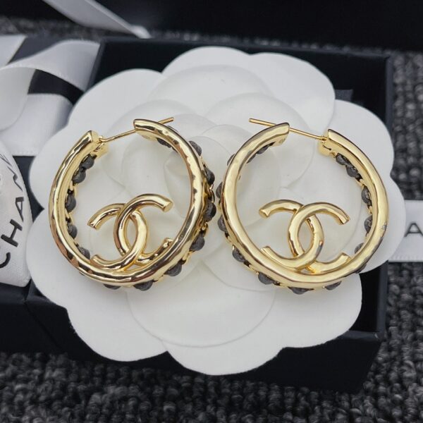 CHANEL GOLD TONED METAL WITH CC LOGO - Image 4