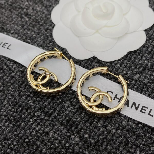 CHANEL GOLD TONED METAL WITH CC LOGO - Image 3