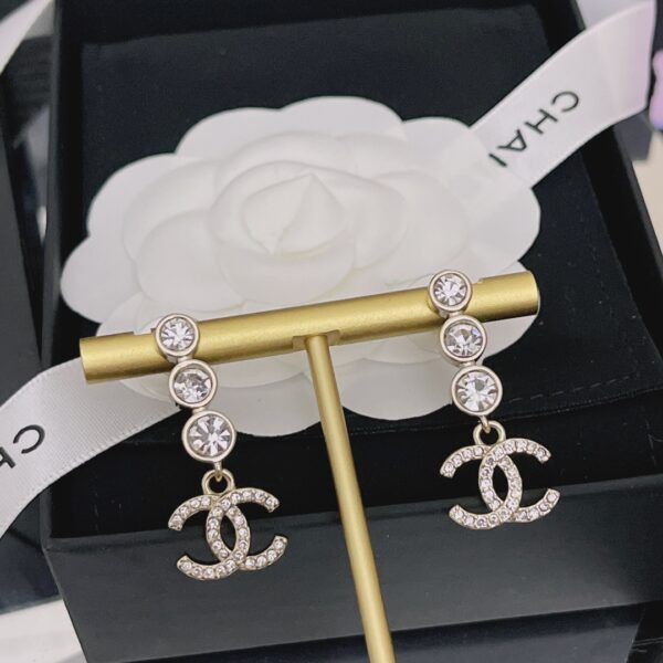 CHANEL CRYSTAL CC DROP EARRINGS GOLD - Image 2