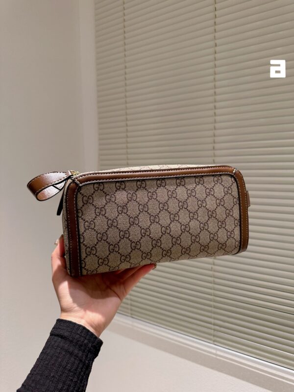 GUCCI TOILETRY BAG WITH INTERLOCKING G 26CM BROWN ‎730116 92TCG 8563 - Image 4