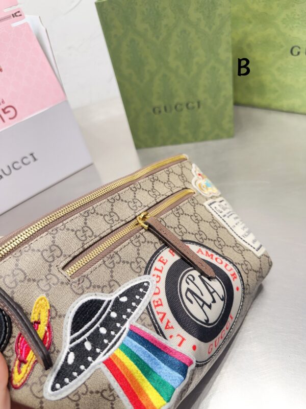 GUCCI BROWN GG SUPREME UFO CANVAS BELT BAG 40CM - Image 8