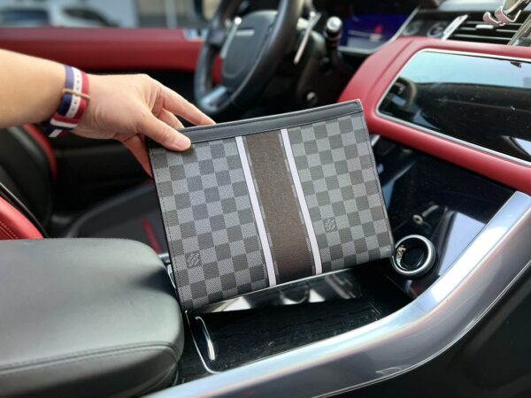 LOUIS VUITTON X FRAGMENT POCHETTE VOYAGE DAMIER GRAPHITE 27CM - Image 10