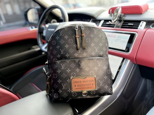 LOUIS VUITTON SAFARI KHAKI DISCOVERY BACKPACK 40CM M45218 - Image 10
