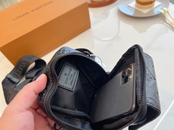 LOUIS VUITTON DOUBLE PHONE POUCH NM BLACK 18CM M81323 - Image 10