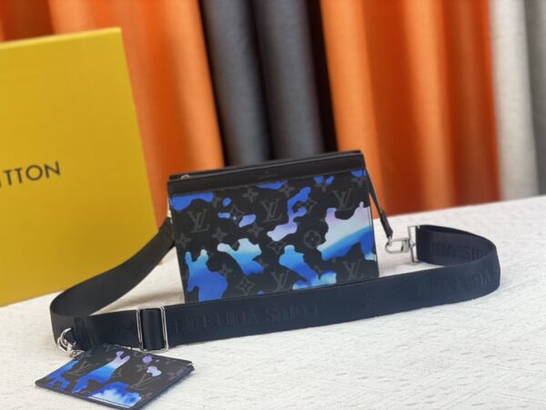 LOUIS VUITTON GASTON WEARABLE WALLET SUNRISE MONOGRAM ECLIPSE 22CM M81753 - Image 10