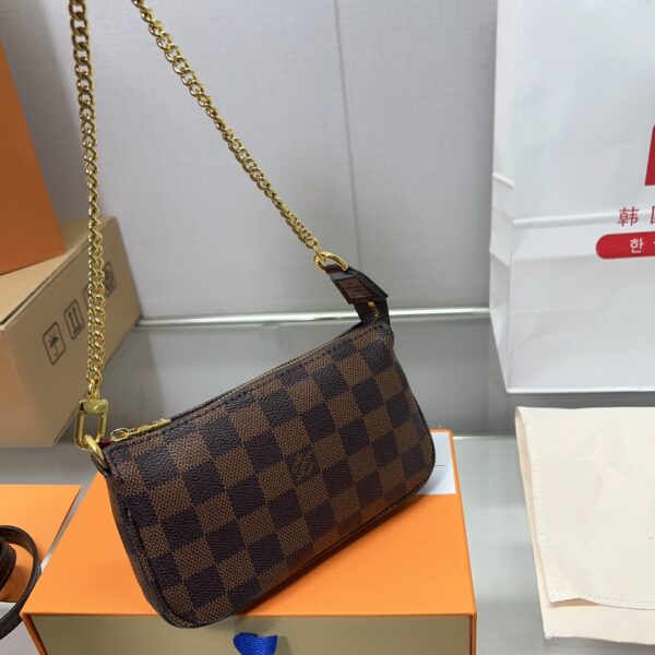 LOUIS VUITTON POCHETTE ACCESSOIRES DAMIER EBENE 17CM WITH CHAIN N58009 - Image 2