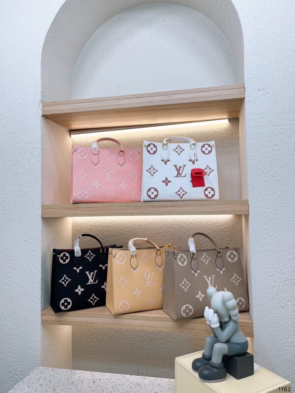 LOUIS VUITTON ONTHEGO MM LIGHT PINK 41CM M46286 - Image 2