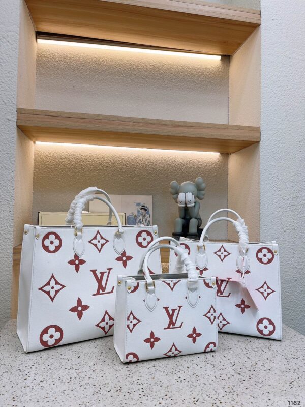 LOUIS VUITTON ONTHEGO PM WHITE AND WINE RED 25CM M46286 - Image 2