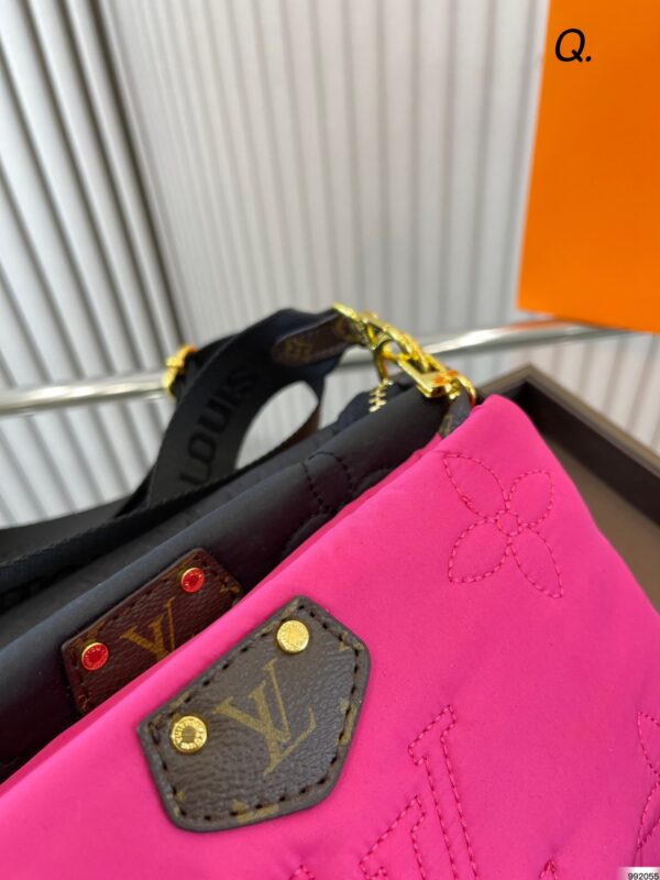 LOUIS VUITTON MAXI MULTI POCHETTE ACCESSOIRES BLACK PINK 25CM - Image 4