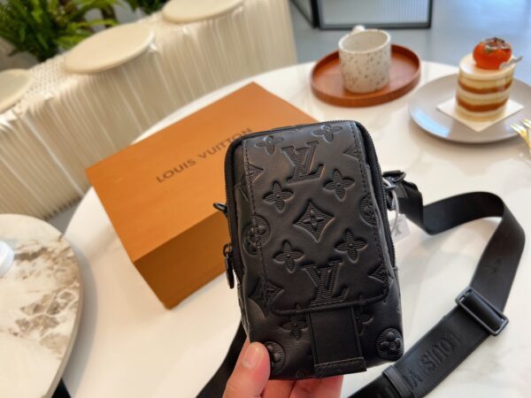 LOUIS VUITTON DOUBLE PHONE POUCH NM BLACK 18CM M81323 - Image 3