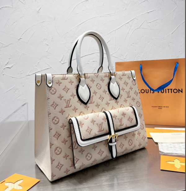 LOUIS VUITTON ONTHEGO MM WHITE 35CM M46154 - Image 3